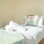 Stylish 2 Bed Home In Stoke-On-Trent