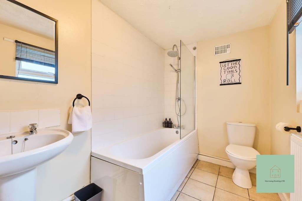 Stylish 2 Bed In Holiday home Stoke-on-Trent