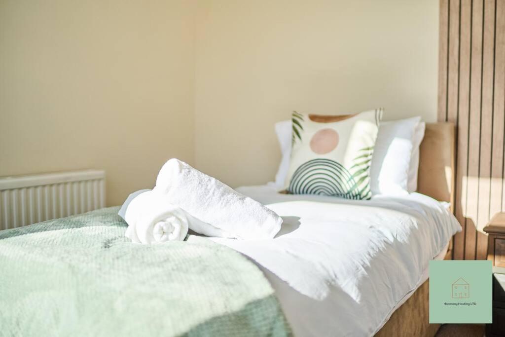 Holiday home Stylish 2 Bed In Stoke-on-Trent